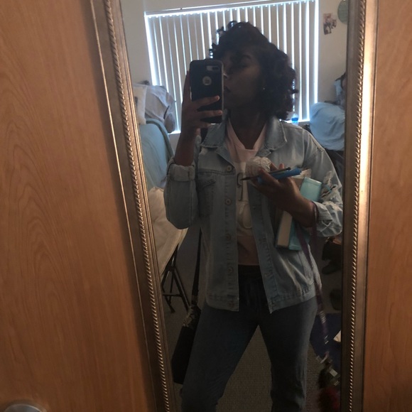 Hello loves, Welcome to my Closet ❤️ - Picture 4 of 5